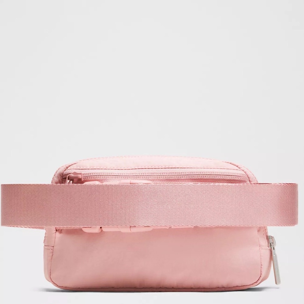 lululemon athletica Everywhere Belt Bag 1L - Picture 2 of 8